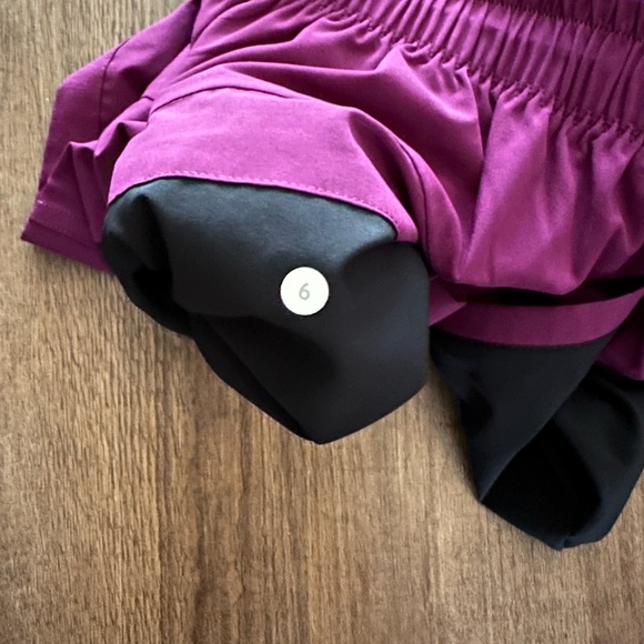 Lululemon Spring Break Away Shorts - Picture 5 of 6